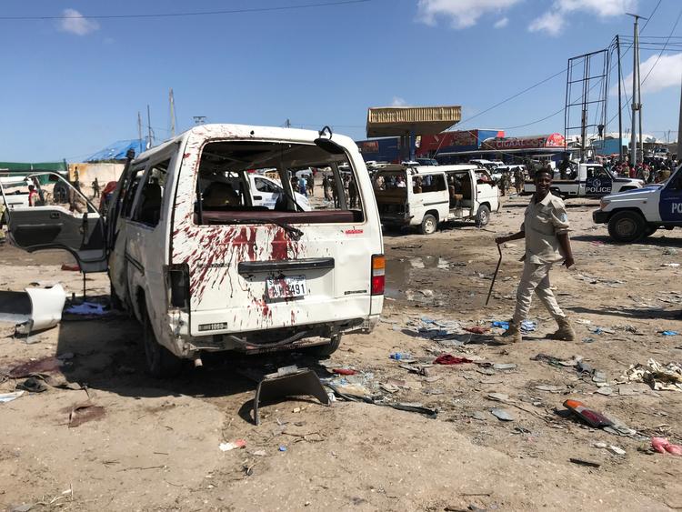 »Der er så mange ofre, fordi der var mange busser fyldt med blandt andet studerende, da eksplosionen skete«, siger et andet øjenvidne, Muhibo Ahmed. Foto: Feisal Omar/Ritzau Scanpix