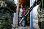 Udvekslingen af civile, militsfolk og soldater, hvoraf en del havde været fanger i flere år, skete ved kontrolposten Majorske nær landsbyen Odradivka. Foto: Alexander Ermochenko/Ritzau Scanpix