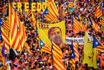 
Oriol Junqueras var varetægtsfængslet, da han stillede op til valget til EU-Parlamentet i maj, og han blev senere idømt 18 års fængsel. Demonstranter  i Barcelona krævede, at han blev sat fri. 
 Foto: Lluis Gene/Ritzau Scanpix