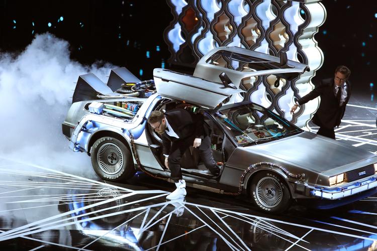 I filmen 'Tilbage til Fremtiden' fra 1985 er Marty McFly og Doc i stand til at rejse 30 år tilbage i tiden i en modificeret DeLorean-bil. Den amerikanske fysiker Ron Mallett har ikke en lignende tidsmaskine til rådighed, men har brugt hele sit voksenliv på at forske i tidsrejser. Og han mener, at han har de nødvendige udregninger, der kan muliggøre en tidsrejse. Foto: Lucy Nicholson/Ritzau Scanpix