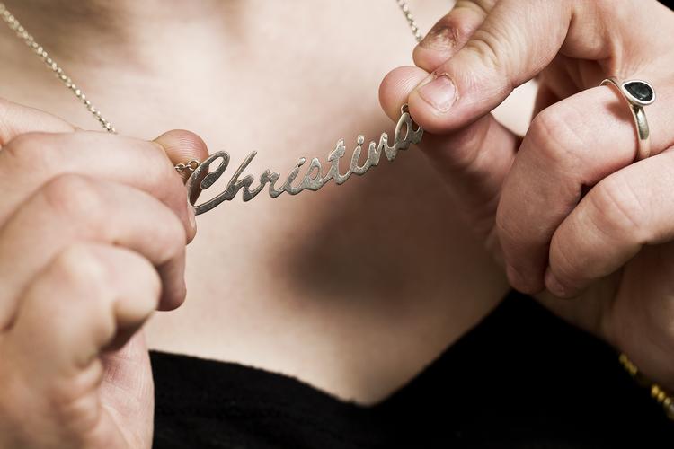 
    Dokumentarfilmen Blodets Bånd har tidligere givet et unikt blik ind hos en familie fra underdanmark, hvor misrøgt, alkohol og vold er en del af hverdagen. Dokumentaristen fulgte familien igennem fem år. Børnene blev tvangsfjernet som små, men kom tilbage til forældrene som teenagere.
De mener selv, at det største overgreb var selve tvangsfjernelsen. (arkivfoto) Foto: Casper Dalhoff/POLFOTO