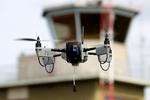 Luftfartsstyrelsen i USA har igangsat en efterforskning, så dronernes ejermand kan findes.    Foto: Finn Frandsen/POLFOTO