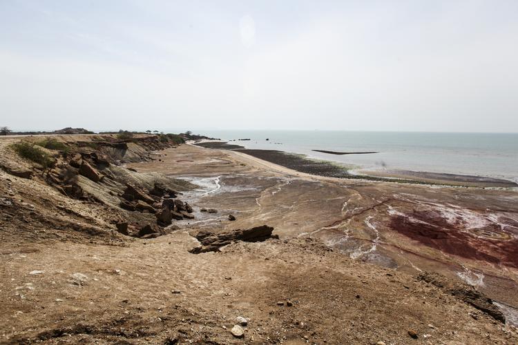 Det ser måske ikke særligt ud, men    Hormuz-strædet er et strategisk knudepunkt, fordi mange skibe hver måned passerer det.
   Foto: Janus Engel/POLFOTO