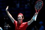 Yoshihito Nishioka fra Japan fejrer sin sejr ved ATP Cup over rutinerede Pablo Cuevas fra Uruguay.   Foto: Ciro De Luca/Ritzau Scanpix