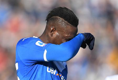 Mario Balotelli scorede til 1-0 for Brescia og blev derefetr svinet til fra lægterne.  Foto: Daniele Mascolo/Ritzau Scanpix