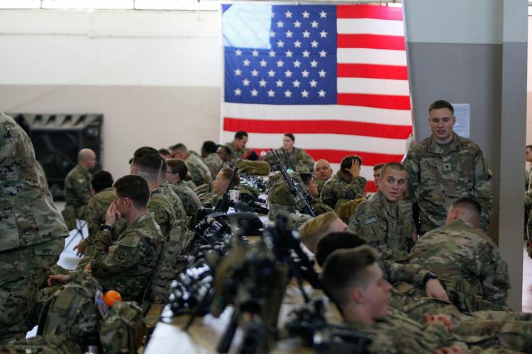 Amerikanske soldater ses her i North Carolina, USA. Tidligere mandag var der forlydender om, at amerikanske soldater skulle trækkes helt ud af Irak. Det blev meddelt i et brev. Men det viser sig nu, at det var en kladde, der ikke skulle være sendt til Iraks militær. Foto: Us Army/Ritzau Scanpix
