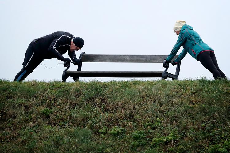 Også hvis man faster, er det godt at komme ud og røre sig og få tankerne væk fra mad. 

   Arkivfoto Jens Dresling
