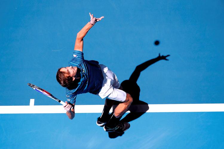 Ruslands Daniil Medvedev, der her i Perth server mod norske Casper Ruud, er efter et stort 2019 nr. 5 på verdensranglisten.
   Foto: Ciro De Luca/Ritzau Scanpix