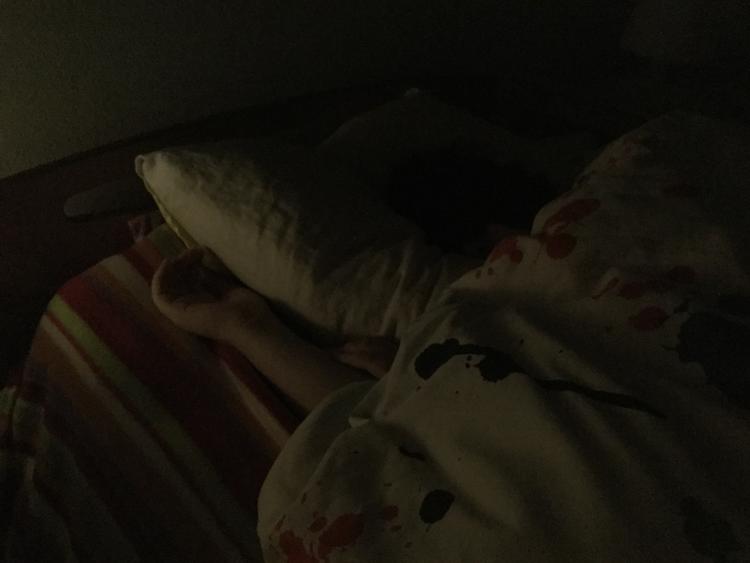 Marie Louise Ilsøe Gustavussen er en af dem, der lider af sygdommen ME. I marts 2019 besøgte Politiken hende i forældrenes hus på Fanø, hvor hun tilbringer døgnets timer i et mørkt rum. 
 Foto: Helene Navne/Helene Navne