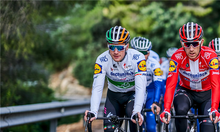 Den danske mester Michael Mørkøv på en træningstur sammen med sin ny makker på Deceuninck-Quick Steo, den irske champion Sam Bennett. Foto: Sigfrid Eggers. 