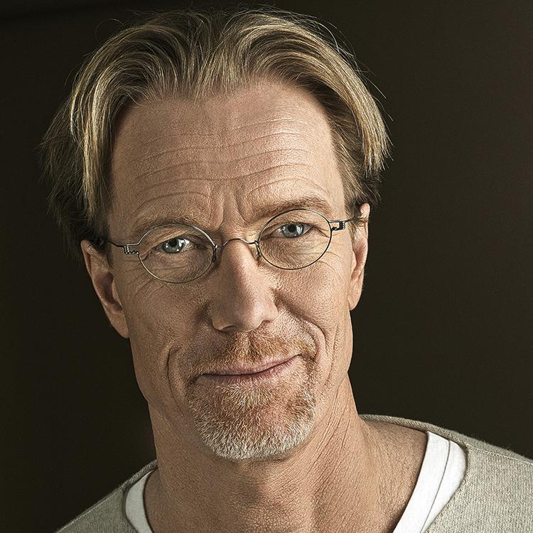 Anders Roslund har skrevet en meget lang, men elegant designet krimi med titlen 'Hun skal leve'.  Foto: PR