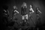 Popsangeren Taylor Swift rejste i 2019 USA tyndt med tre scener, to kraner og en flere etager høj oppustelig slange.  