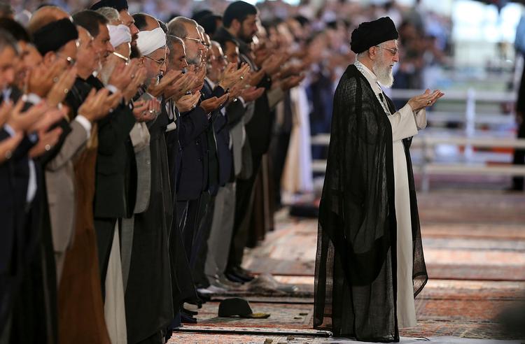 Modsat præsidenten i Iran er den åndelige leder, ayatollah Ali Khamenei, valgt på livstid.   Foto: Uncredited/Ritzau Scanpix