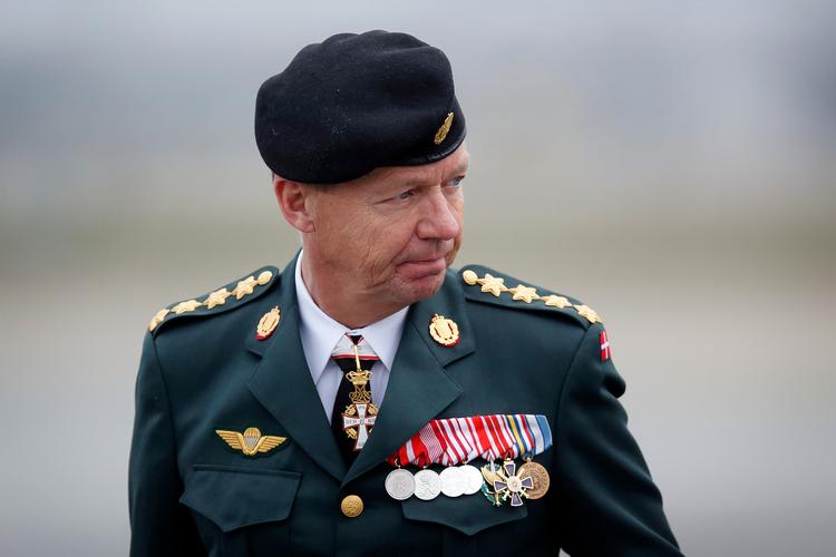 Forsvarschef Bjørn Bisserup fik nogle travle dage, da det skulle overvejes, om danske soldater skulle trækkes ud af Irak. 
   Foto: Jens Dresling/POLFOTO