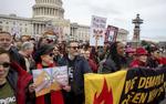 Skuespiller Joaquin Phoenix deltog i Jane Fondas klimamarch og blev senere anholdt. Det samme gjorde også skuespiller-kollega, Martin Sheen.  Foto: Tasos Katopodis/Ritzau Scanpix