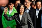 Taiwan præsident, Tsai Ing-wen, ser optimistisk ud, efter at hun har afgivet sin stemme.  Foto: Sam Yeh/Ritzau Scanpix