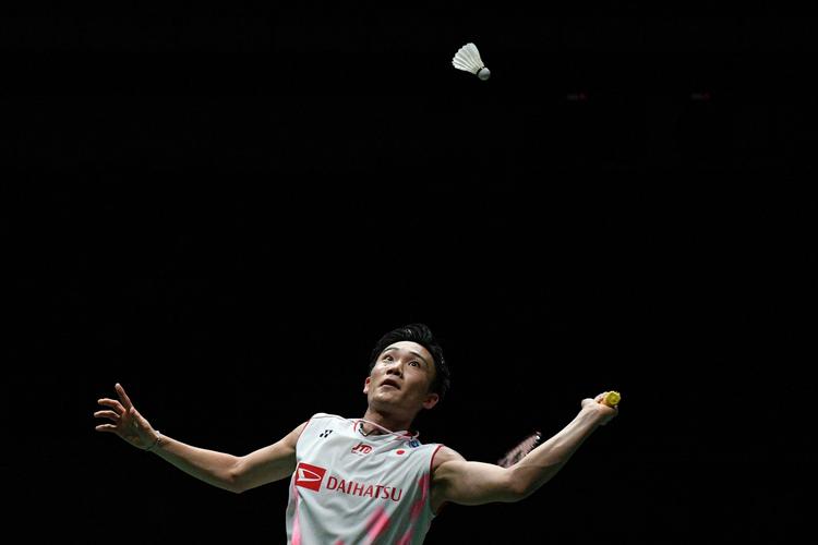 Få timer tidligere vandt Japans Kento Momota over Danmarks Viktor Axelsen i finalen ved Malaysia Open iKuala Lumpur. Foto: Mohd Rasfan/Ritzau Scanpix