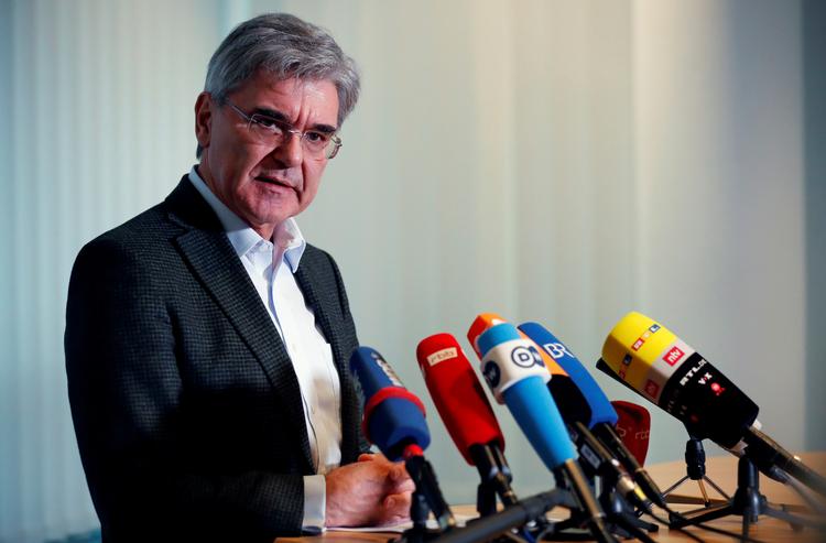 Siemens-direktør Joe Kaeser ved nyhedskonferencen.  Foto: Hannibal Hanschke/Ritzau Scanpix