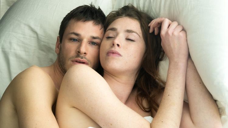 Gaspard Ulliel og Freya Mavor i 'Der var en anden gang'. Foto: Netflix 