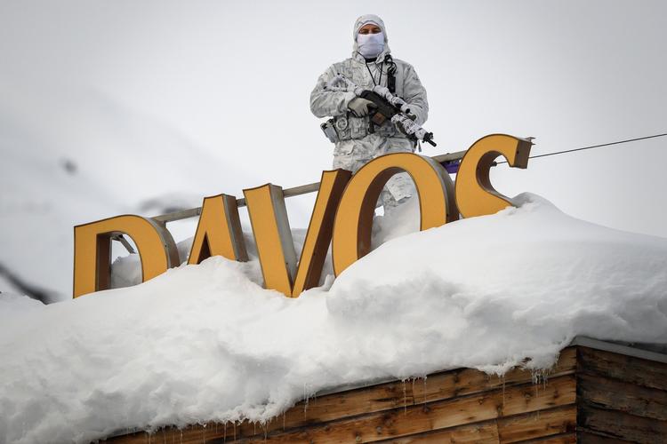 USA's præsident og klimaaktivisten Greta Thunberg er blandt hovednavnene ved det årlige møde i Davos. Men Iran aflyser sin deltagelse.  Foto: Fabrice Coffrini/Ritzau Scanpix