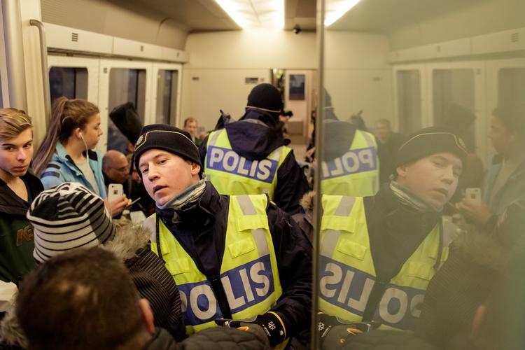Efter den store migrantstrøm i 2015 indførte Sverige grænsekontrol for at få styr på tilvandringen. Nu har landet problemer med at sikre identiteten på mange af de mennesker, der opholder sig i landet. Arkivfoto. Foto: Mads Nissen/POLFOTO