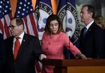 Demokraternes formand Nancy Pelosi flankeret af Jerry Nadler (venstre) og Adam Schiff, der er to af demokraternes nyudnævnte rigsretsmanagere. Foto: Olivier Douliery/Ritzau Scanpix