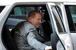 Harvey Weinstein forlader retssalen i New York efter det seneste retsmøde.  Foto: Lucas Jackson/Ritzau Scanpix