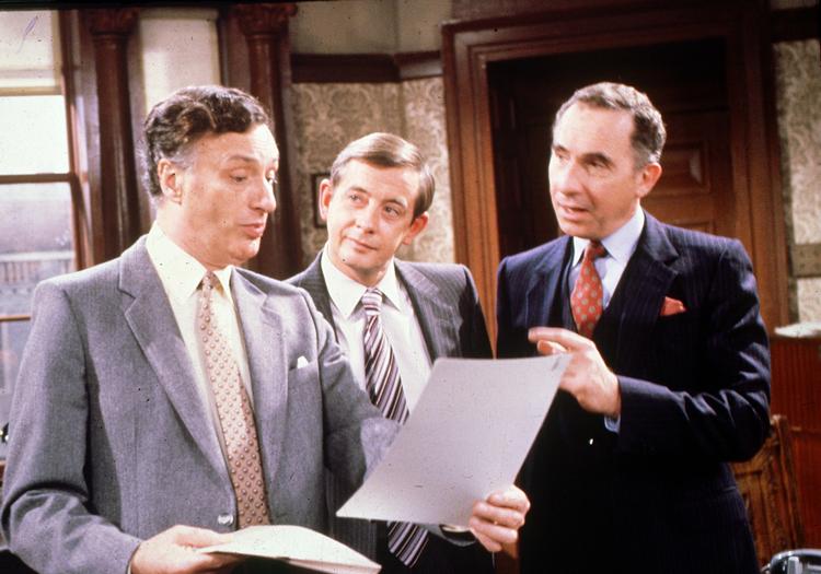 De tre hovedroller i 'Javel, hr. Minister'. Fra venstre Paul Eddington, Derek Fowlds og Sir Nigel Hawthorne. Alle tre er nu døde.    Foto: Nf/Ritzau Scanpix