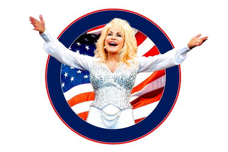 Dolly Parton formår at spænde sin popularitet ud over det meste af USA. Podcasten 'Dolly Parton’s America' formår at give noget af forklaringen. Foto: Kollage. Originalfoto: Will Oliver/EPA og Jon Sailer/unsplash.com