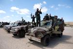 
   Offensiv. De russiske lejesoldater fra Wagner Group overlader som her gerne PR-opgaverne til lokale oprørere fra  Libyan National Army (LNA). Men russerne er vigtigt specialinstrument i oprørsgeneral Khalifa Haftars værktøjskasse i den libyske borgerkrig.


t Foto: Esam Omran Al-fetori/Ritzau Scanpix