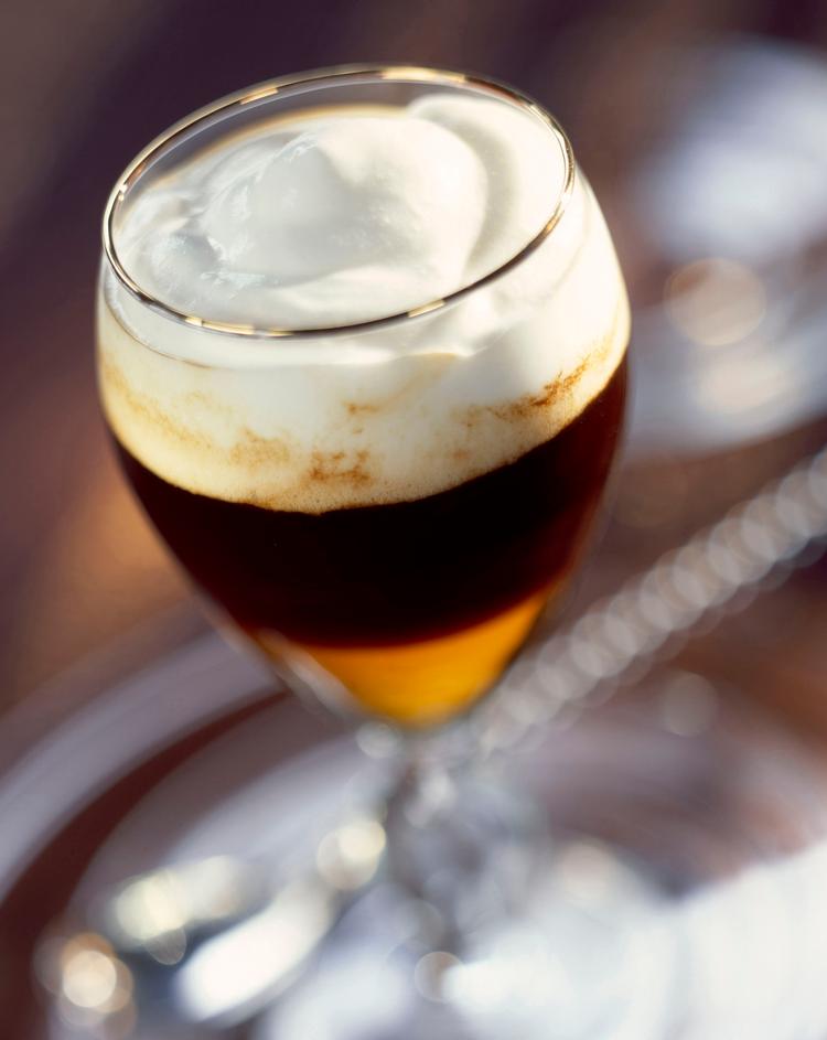 Søndag fejres National Irish Coffee Day, ogd et betyder, at du kan få en gratis brandert. Foto: Bagros/© Bagros/PhotoCuisine/Corbis