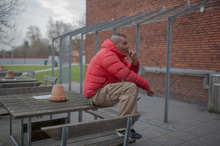 Nedim Yasar var 31 år, og havde netop udgivet bogen 'Rødder - en gangsters udvej' skrevet af Marie Louise Toksvig, da han blev skuddræbt umiddelbart efter bogreceptionen.

   Foto: Miriam Dalsgaard/POLFOTO