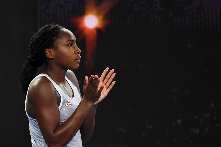 15-årige Coco Gauff fra USA nedkæmpede ved Australian Open sin berømte landsmand Venus Williams i 1. runde. Ligesom ved Wimbledon i 2019.
   Foto: Manan Vatsyayana/Ritzau Scanpix