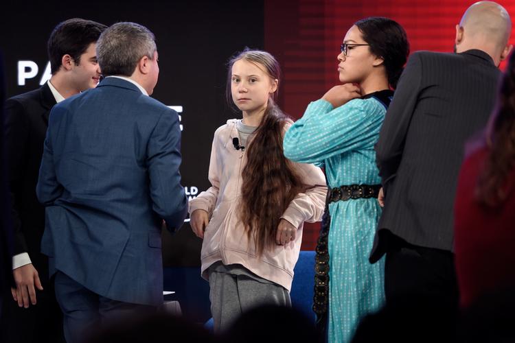 Ved topmødet i Davos deltager mere end 1500 medlemmer af den økonomiske og politiske elite - i år også en gruppe teenagere fra hele verdenen, herunder svenske Greta Thunberg. Foto: Fabrice Coffrini/Ritzau Scanpix