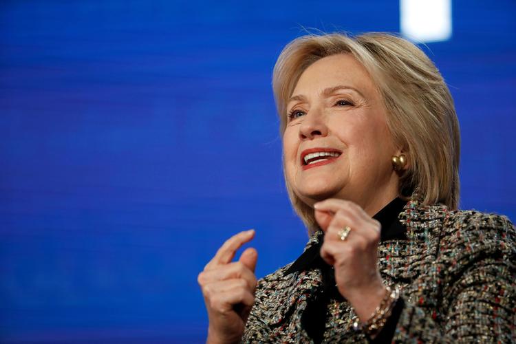 Hillary Clinton  vil trods voldsom kritik af Bernie Sanders støtte ham i en eventuel præsidentvalgkamp mod Donald Trump. Foto: Mario Anzuoni/Ritzau Scanpix
