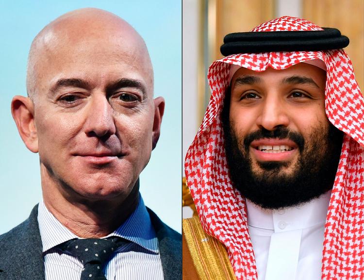 Jeff Bezos, ejer af Washington Post, og Mohammed bin Salman, kronprins af Saudi-Arabien  - blev Bezos telefon hacket og tappet af kronprinsen?

  
   Foto: Mandel Ngan/Ritzau Scanpix