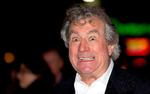 Den walisiske komiker, filminstruktør og Monty Python-medlem Terry Jones er død, 77 år gammel. Her ses han i 2012. Foto: Andrew Cowie/Ritzau Scanpix