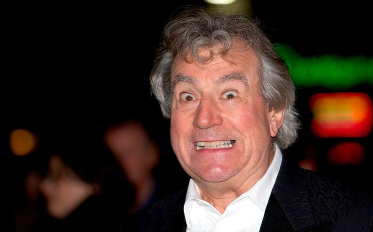 Den walisiske komiker, filminstruktør og Monty Python-medlem Terry Jones er død, 77 år gammel. Her ses han i 2012. Foto: Andrew Cowie/Ritzau Scanpix