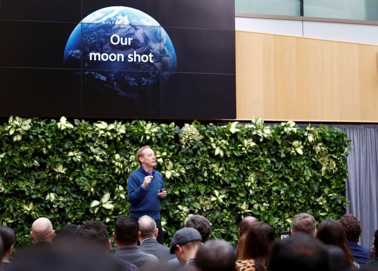 Microsoft-direktør Brad Smith, da han var med til at præsentere selskabets klimaplan. Foto: Lindsey Wasson/Ritzau Scanpix
