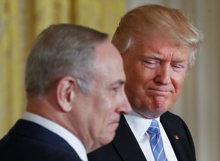 Donald Trump og Benjamin Netanyahu mødes tirsdag i Det Hvide Hus med Netanyahus rival, Benny Gantz.
   Foto: Pablo Martinez Monsivais/AP