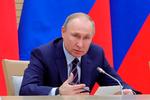 Ruslands præsident Putin nedsatte hurtigt efter sin tale til nationen en arbejdsgruppe, der skulle udforme hans foreslåede ændringer til den russiske forfatning. Her holder han sit første møde med gruppen.
   Foto: Mikhail Klimentyev/Ritzau Scanpix
