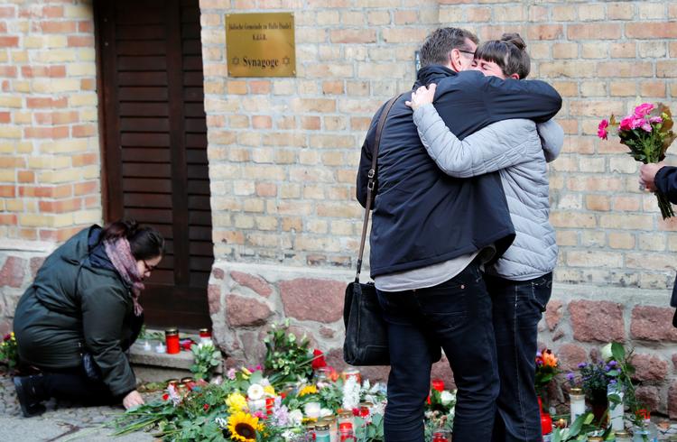 10. oktober 2019 dræbte en højreorienteret terrorist to personer ved en synagoge i den tyske by Halle. Gerningsmanden forsøgte at skyde sin vej ind i synagogen, men uden held. Foto: Fabrizio Bensch/Ritzau Scanpix