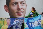Forleden mindedes Nantes-fans deres argentinske spiller Emiliano Sala et år efter tragedien, hvor han styrtede ned over Den Engelske Kanal sammen med en pilot. Foto: Stephane Mahe/Ritzau Scanpix