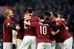 Simon Kjær (tv.) spillede alle 120 minutter, da Milan i en pokalkamp besejrede Torino 4-2 med Zlatan Ibrahimovic som sidste målscorer.
   Foto: Miguel Medina/Ritzau Scanpix