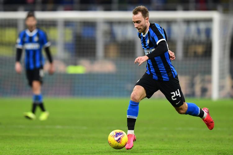 
    Inter Milan's Danish midfielder Christian Eriksen runs with the ball during the Italian Cup (Coppa Italia) round of 8 football match Inter Milan vs Fiorentina on January 29, 2020 at the San Siro stadium in Milan. (Photo by Miguel MEDINA / AFP)
   Foto: Miguel Medina/Ritzau Scanpix