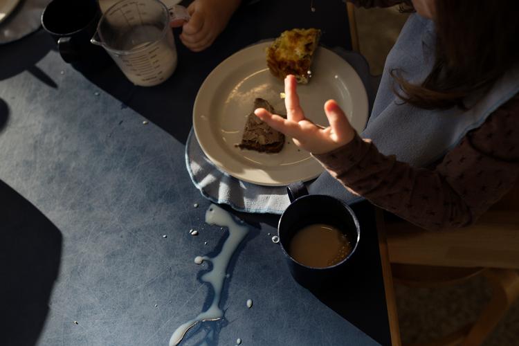 Det er bedre for helt små børn at komme i vuggestue end at være derhjemme sammen med deres mor, hvis moren ikke forstår at aflæse dets behov, mener Bupl. Foto: Melissa Kühn Hjerrild/POLFOTO