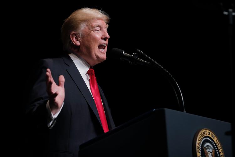 Lige siden han i 2015 meldte sig ind i kampen om at blive republikanernes bud på en præsident, har Donald Trump brugt en række retoriske kneb, han mestrer til perfektion. Foto: Carlos Barria/Ritzau Scanpix