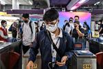 I den thailandske hovedstad Bangkok bærer stort set alle nu maske af frygt for at blive smittet med coronavirusset. Foto: Claus Blok Thomsen