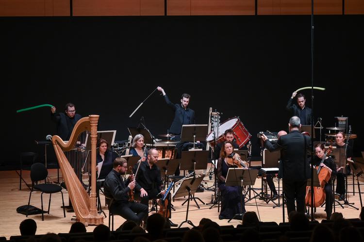 Med utraditionelle instrumenter skabte det lille orkester et fotorealistisk lydbillede af et frossent landskab. Foto: Alexander Banck-Petersen