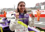 Jamie Chadwick blev historiens første vinder af W Serien, og nu drømmer hun om en fremtid i formel 1. 
   Foto: Matthew Childs/Ritzau Scanpix